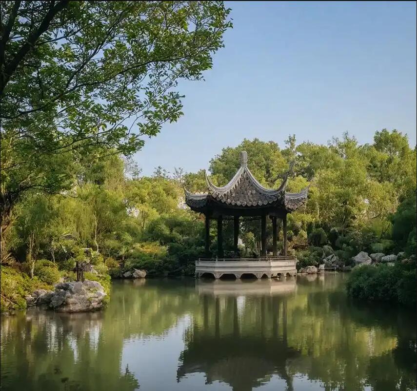 鸡西滴道迷茫餐饮有限公司